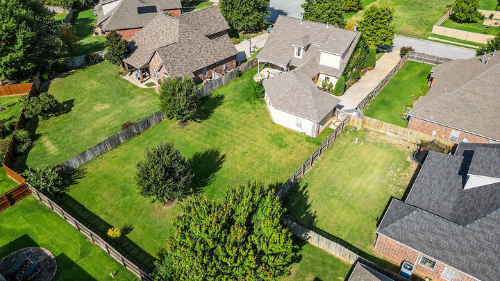 Property Photo: 4302 W Willowbend Drive AR 72758