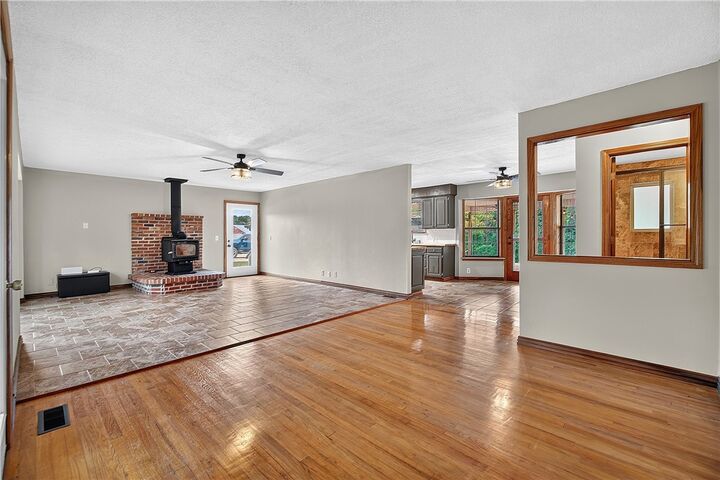 Property Photo: 11086 Roman Road AR 72712