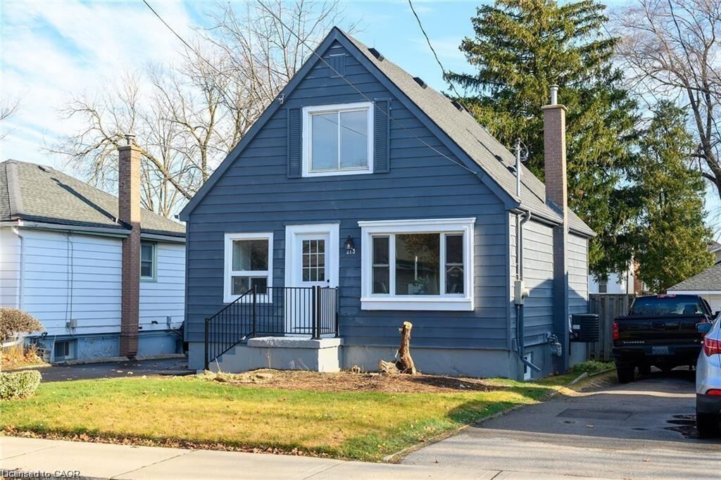 Property Photo:  213 East 28th Street Upper  ON L8V 3H9 