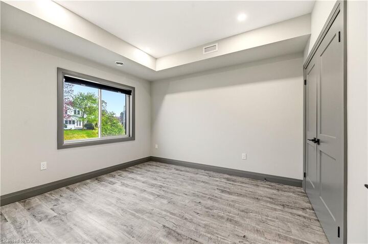 Property Photo: 600 Norfolk Street 102 ON N3Y 0H5