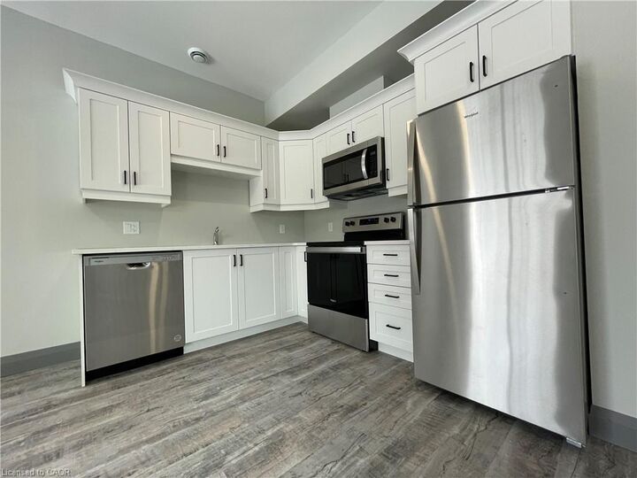 Property Photo: 600 Norfolk Street 303 ON N3Y 0H5