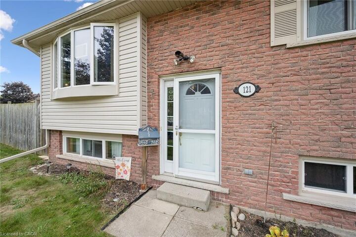 Property Photo:  121 Nathaniel Crescent  ON N2P 1L3 