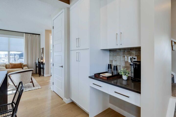 Property Photo:  112 Southbow Avenue  AB T4C 2S6 