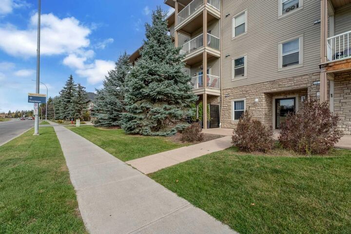 Property Photo:  174 N Railway Street 401  AB T1S 0E2 