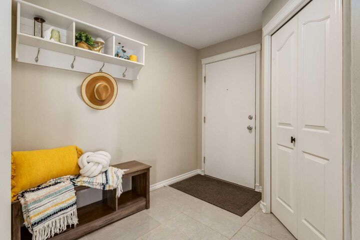 Property Photo:  10 Prestwick Bay SE 4226  AB T2Z 0B4 