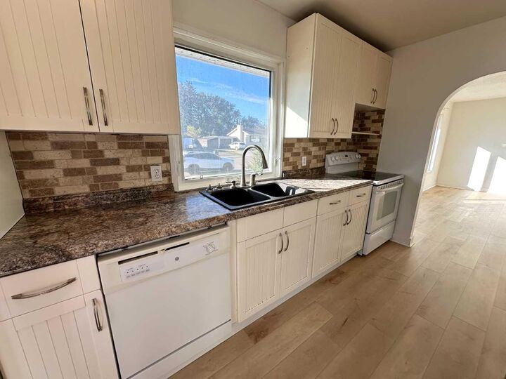Property Photo:  4514 53 Avenue  AB T9X 1R4 