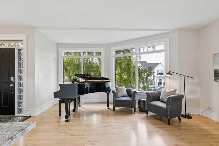 Property Photo:  1917 27 Avenue SW  AB T2T 1H4 