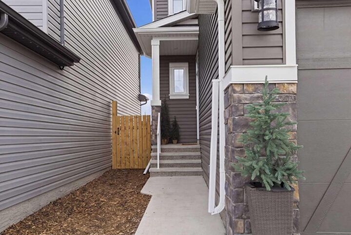 Property Photo:  360 Calhoun Common NE  AB T3P 1T2 