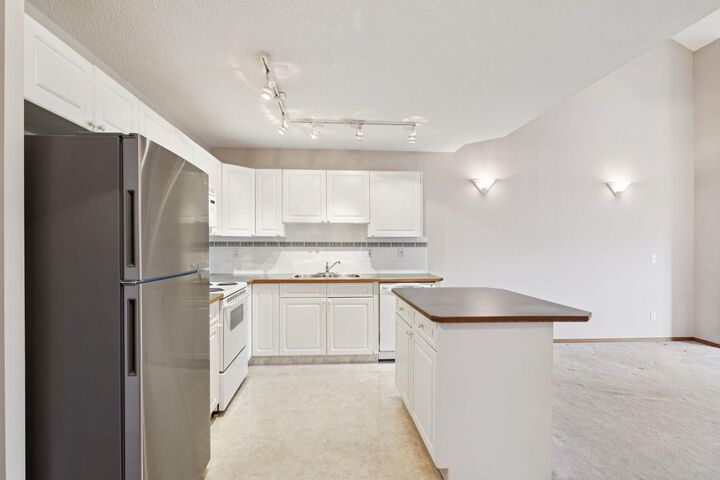 Property Photo:  133 Chaparral Point SE  AB T2X 3M8 