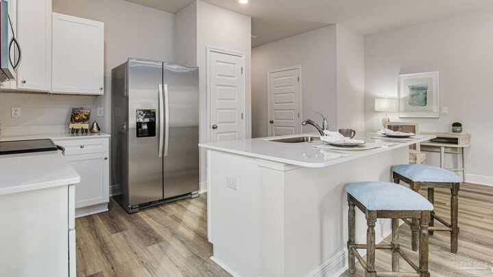 Property Photo: 8455 Midtown Ct FL 32566