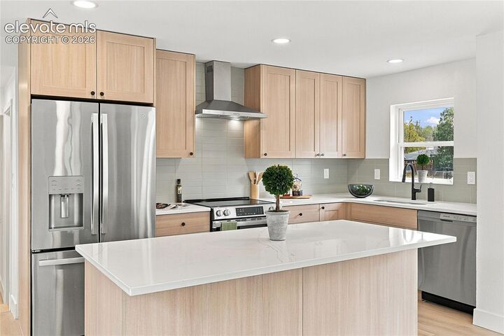Property Photo:  818 N Meade Avenue  CO 80909 