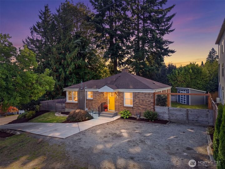 Property Photo: 10735 Densmore Avenue N WA 98133