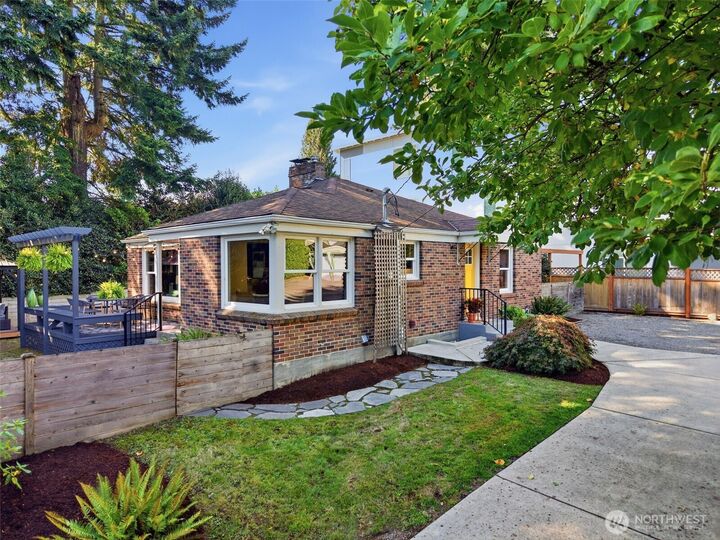 Property Photo: 10735 Densmore Avenue N WA 98133