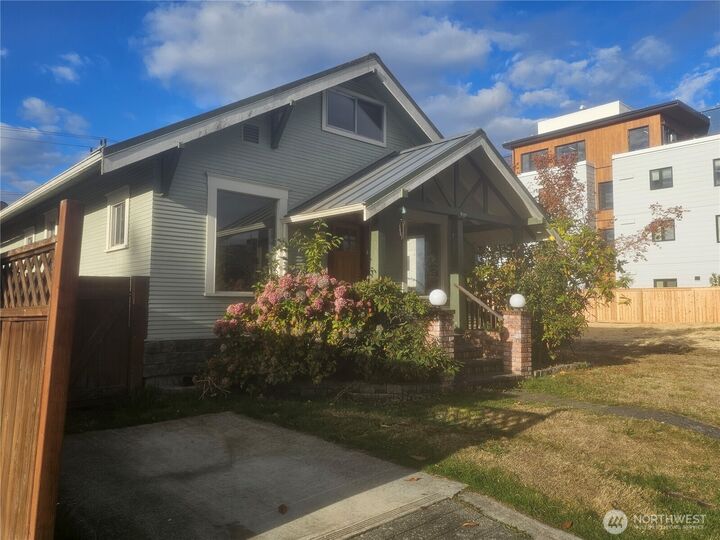 Property Photo:  126 -126 1/2 W 2nd Street  WA 98362 