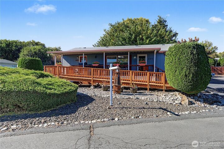 Property Photo: 2285 Basin Street SW 207 WA 98823