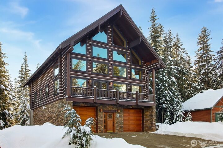 Property Photo:  10  Summit Way  WA 98068 