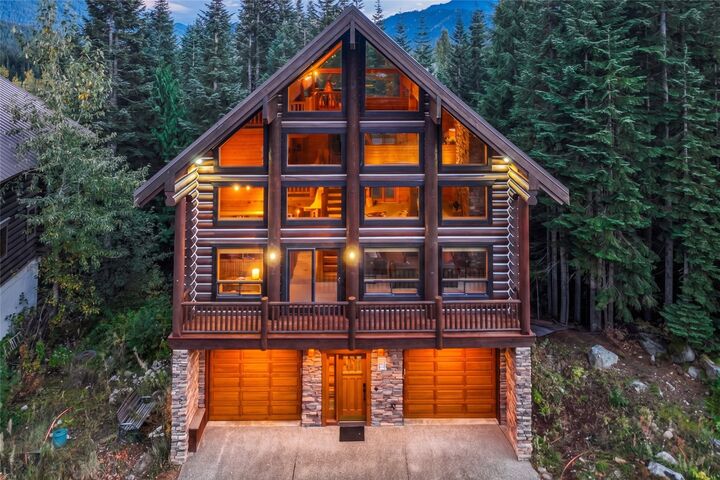 Property Photo: 10 Summit Way WA 98068