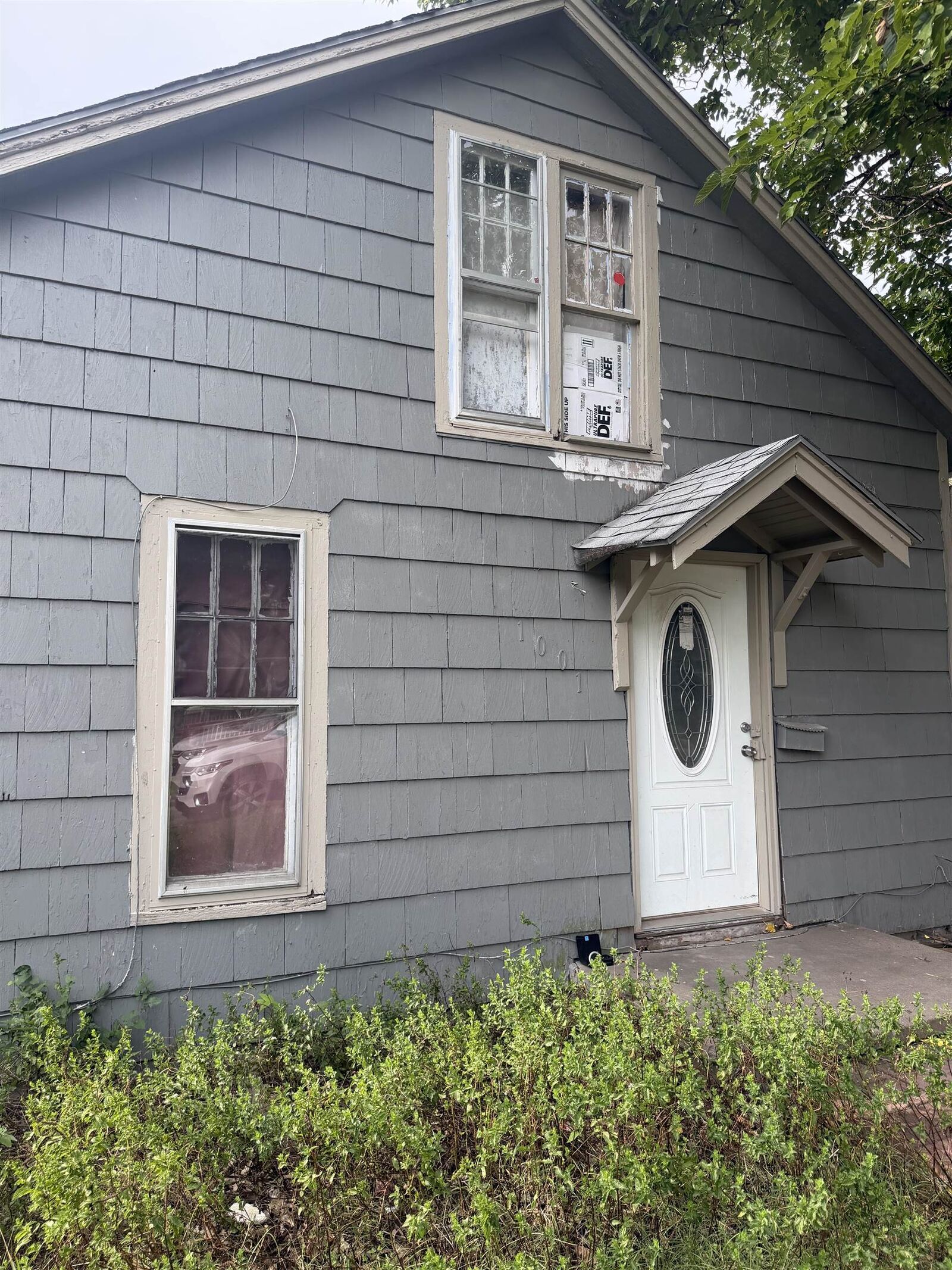 Property Photo:  1001 E 6th St  KS 67114 