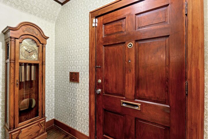 Property Photo:  337 N Dellrose Ave  KS 67208 