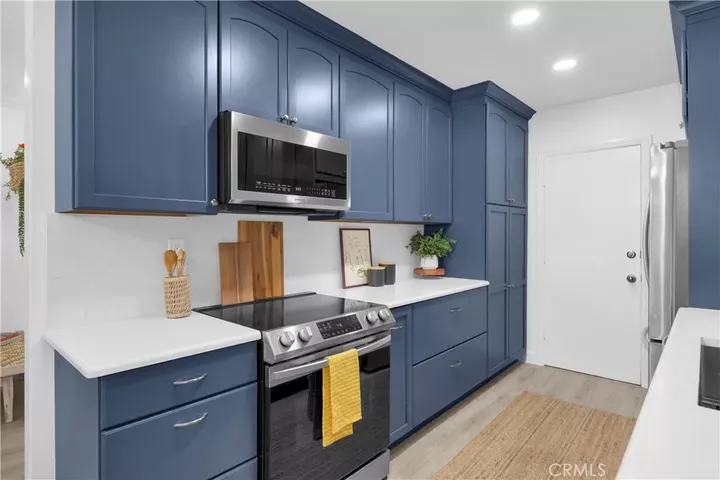 Property Photo:  10725 Ohio 304  CA 90024 