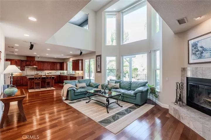 Property Photo:  30810 Avenida Del Reposo  CA 92591 