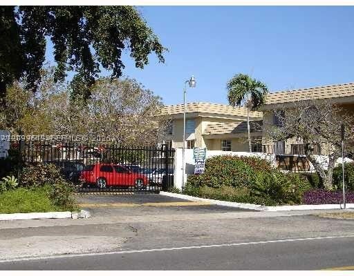 Property Photo:  10905 N Kendall Dr 406  FL 33176 