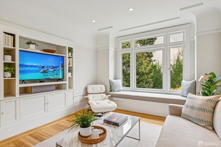 Property Photo:  2369 Union Street 3  CA 94123 