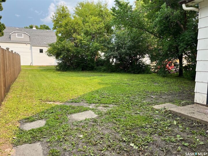 Property Photo:  704 West Avenue  SK S0A 1S0 
