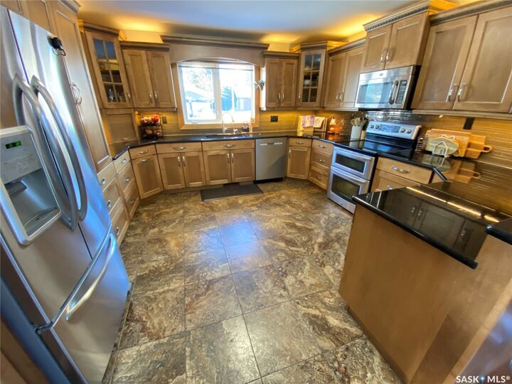 Property Photo:  5 Marquis Crescent N  SK S3N 3L5 