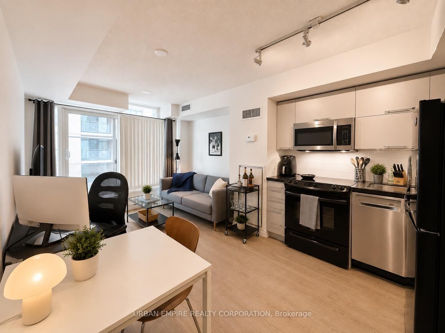 Property Photo:  126 Simcoe Street 408  ON M5H 4E6 
