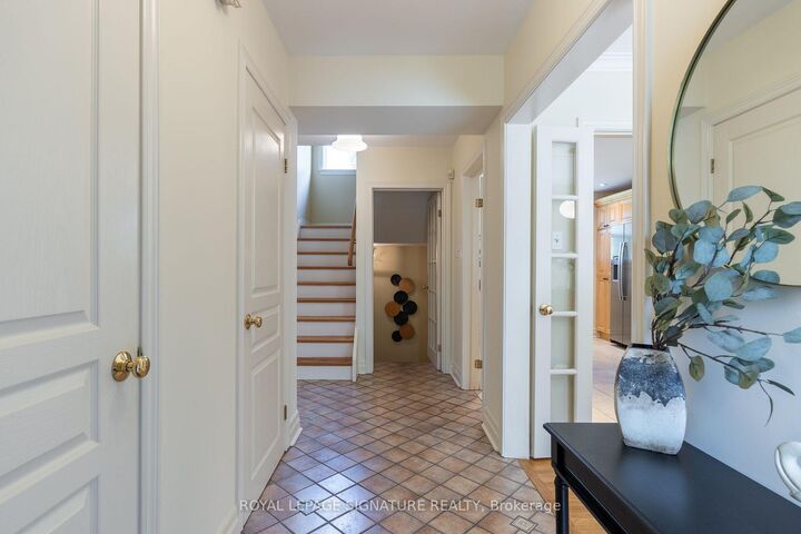 Property Photo:  38 Danville Drive  ON M2P 1J1 