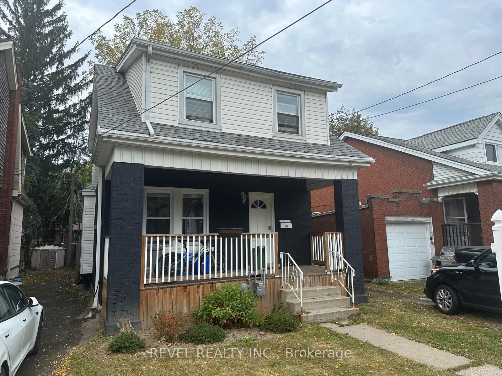 Photo de la propriété:  33 Cline Avenue N  ON L8S 3Z3 