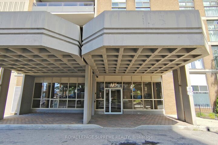 Property Photo:  135 Marlee Avenue 401  ON M6B 4C6 