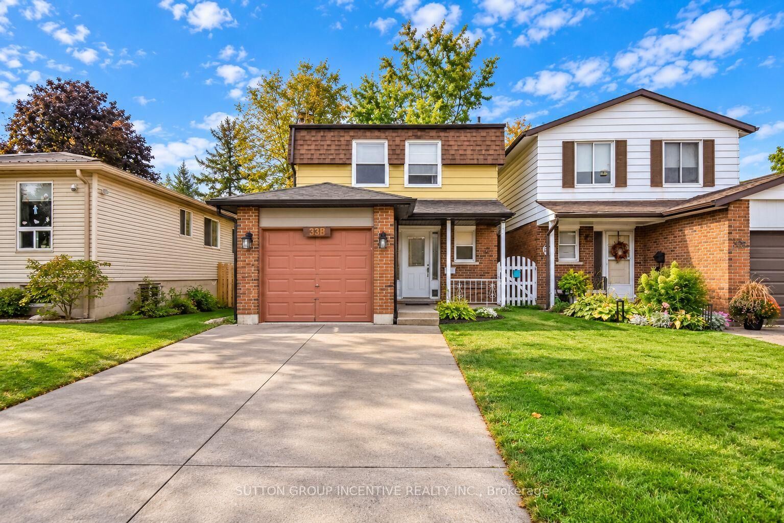 Property Photo:  33B Cundles Road E  ON L4M 2Z6 