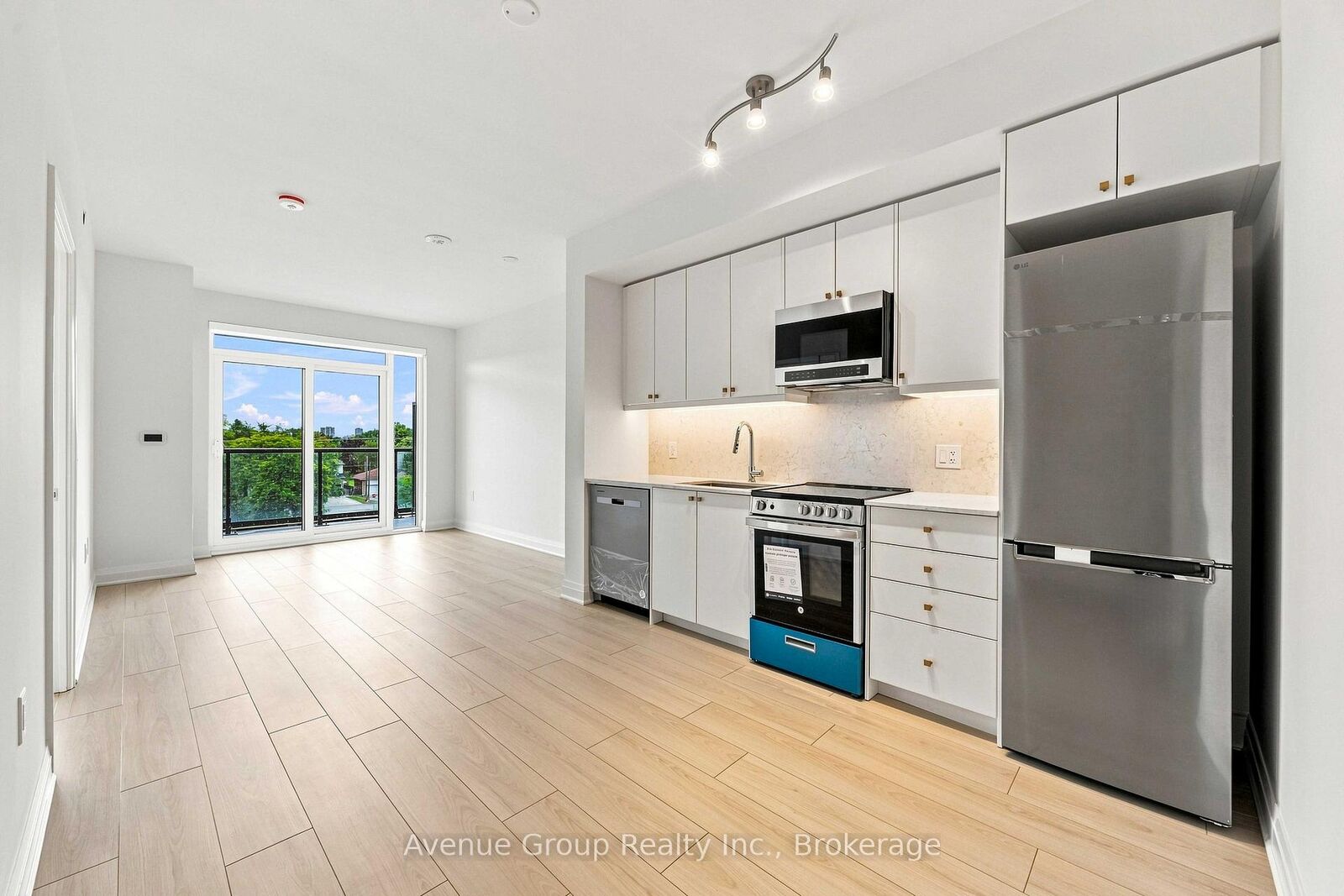 Property Photo:  700 Sheppard Avenue W 414  ON M3H 0G5 