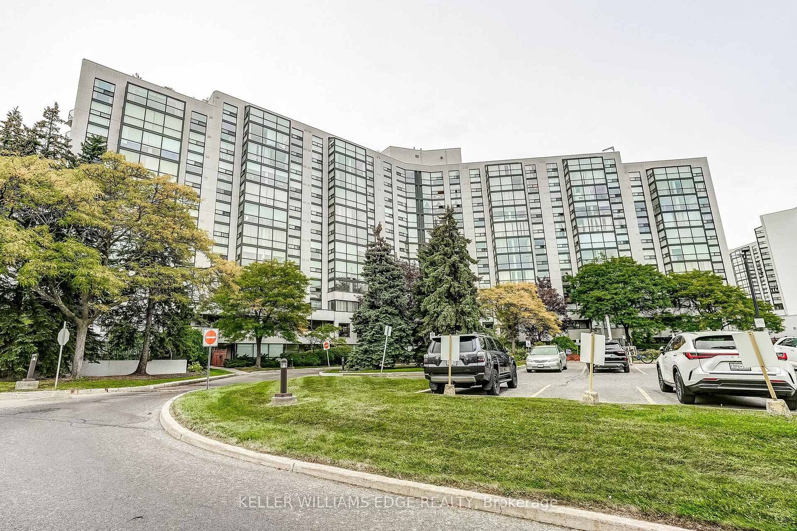 Property Photo:  40 Harding Boulevard W 603  ON L4C 9S5 