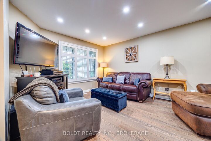 Property Photo: 16 Westbury Drive ON L2S 3V1