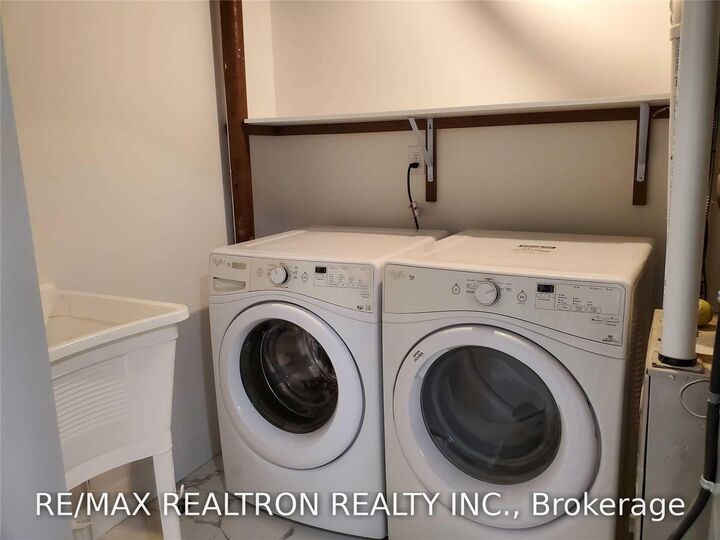 Property Photo:  6 Lilley Court 1  ON L4C 8X4 