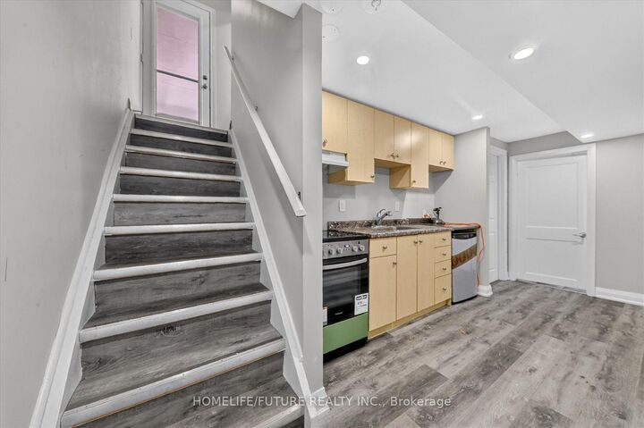 Property Photo:  7 Cardill Crescent  ON N2L 3Y7 
