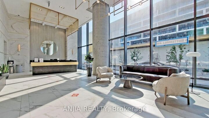 Property Photo:  5 Buttermill Avenue 6102  ON L4K 0J5 