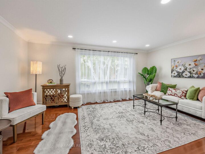 Property Photo: 2475 Brookhurst Road ON L5J 1R4