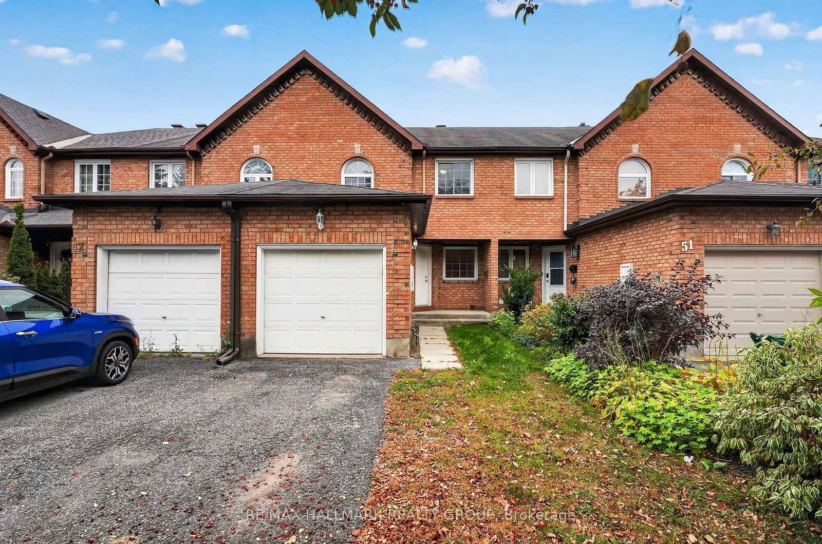 Property Photo:  49 Robarts Crescent  ON K2L 3Z3 