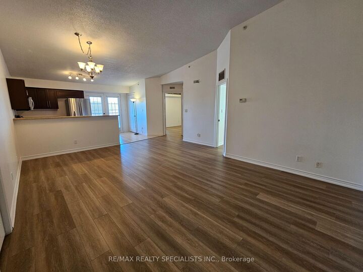 Property Photo:  4025 Kilmer Drive 412  ON L7M 4M5 