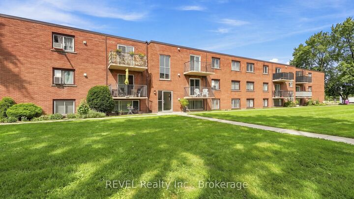Property Photo:  450 Carlton Street 3  ON L2M 4X1 