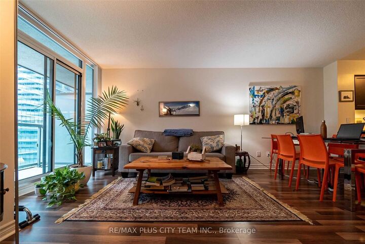 Property Photo:  19 Grand Trunk Crescent 1103  ON M5J 3A3 