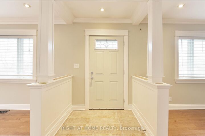 Property Photo:  37 Rossland Avenue  ON K2G 2K3 