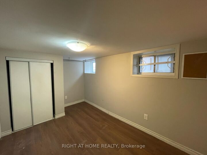 Property Photo:  807 Dupont Street B  ON M6G 1Z7 
