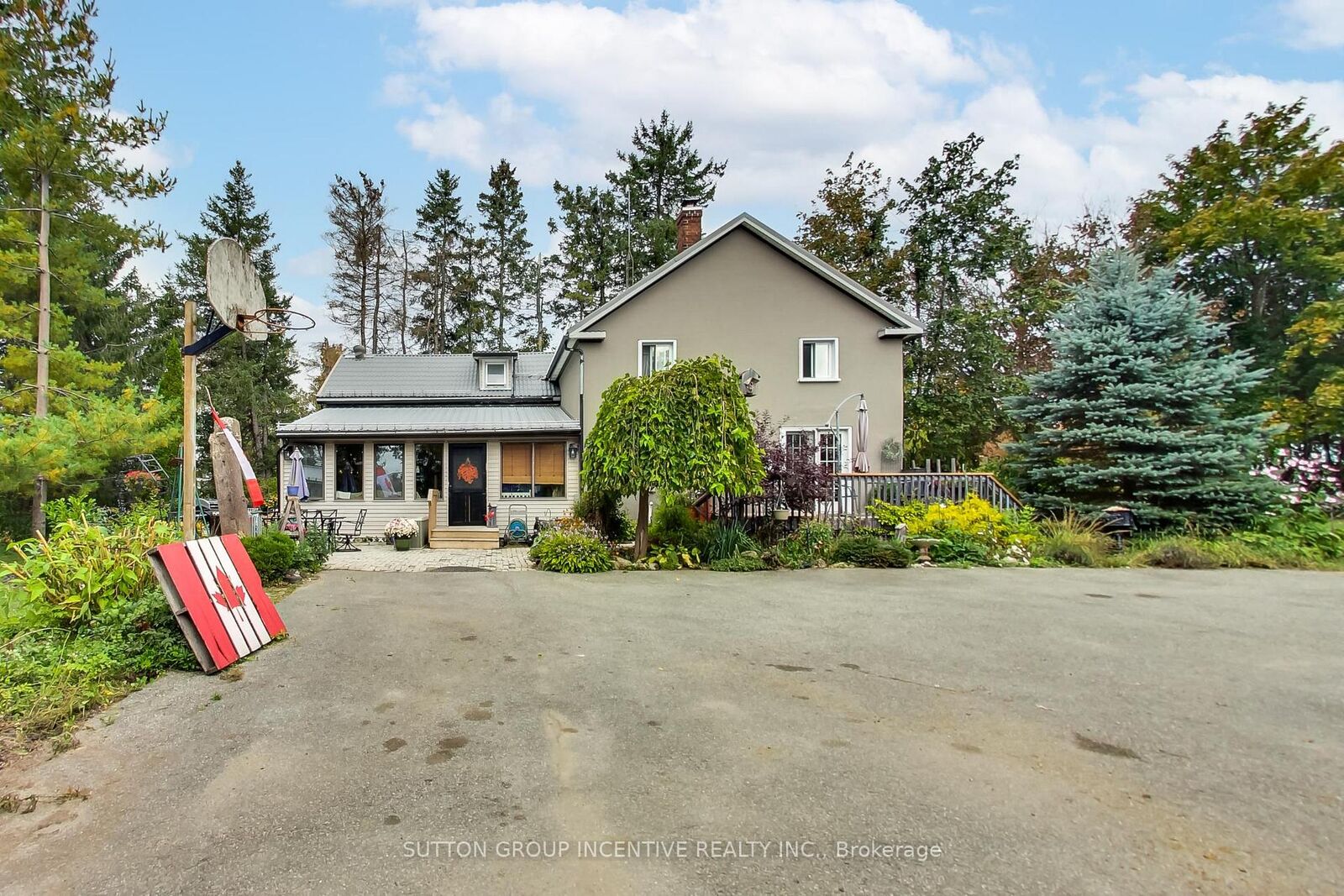 Property Photo:  1724 Penetanguishe Road  ON L9X 1Z4 