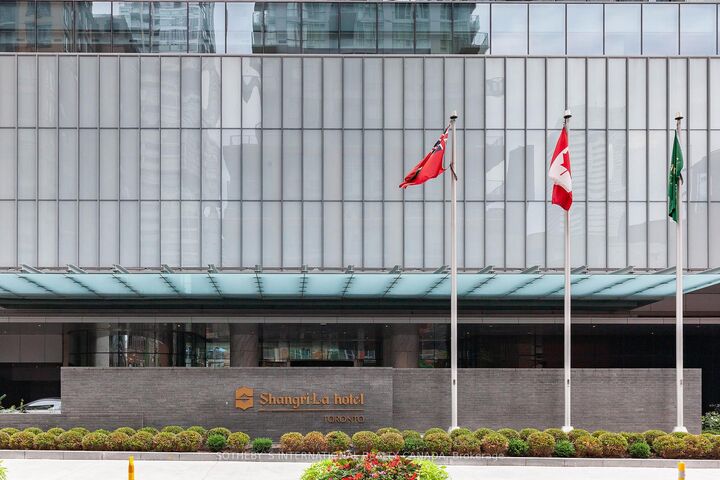 Property Photo: 180 University Avenue 3002 ON M5H 0A2
