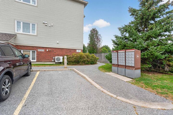 Property Photo:  173-C Crestway Drive  ON K2G 7C8 